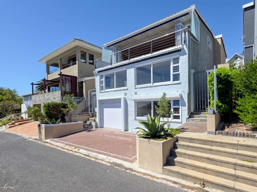 To Let 2 Bedroom Property for Rent in Vredehoek Western Cape